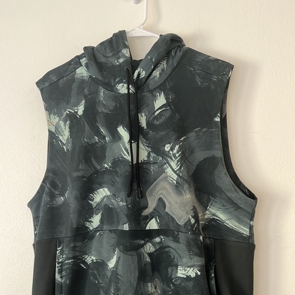 Fabletics Green Hooded Sweatshirt Size Large Men’s Sleeveless - Picture 2 of 5